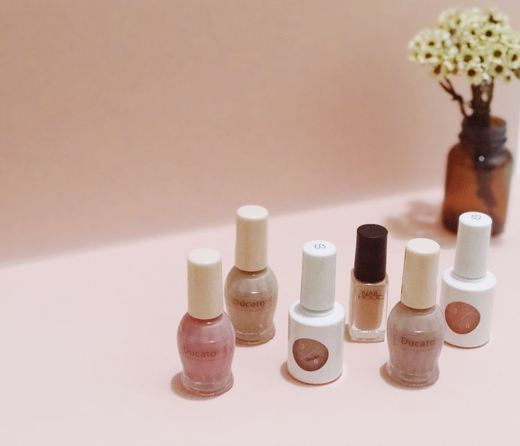 3大日本開架指甲油品牌推薦｜恍如Gel甲效果亮麗｜超百搭裸粉色甲油試色  