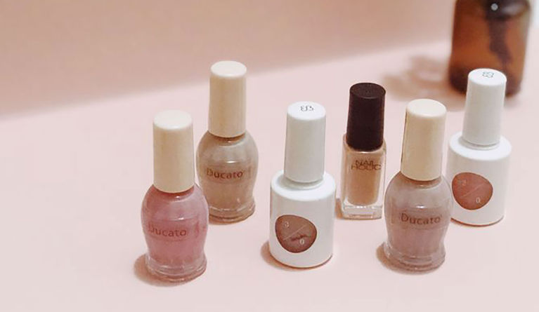 3大日本開架指甲油品牌推薦｜恍如Gel甲效果亮麗｜超百搭裸粉色甲油試色  