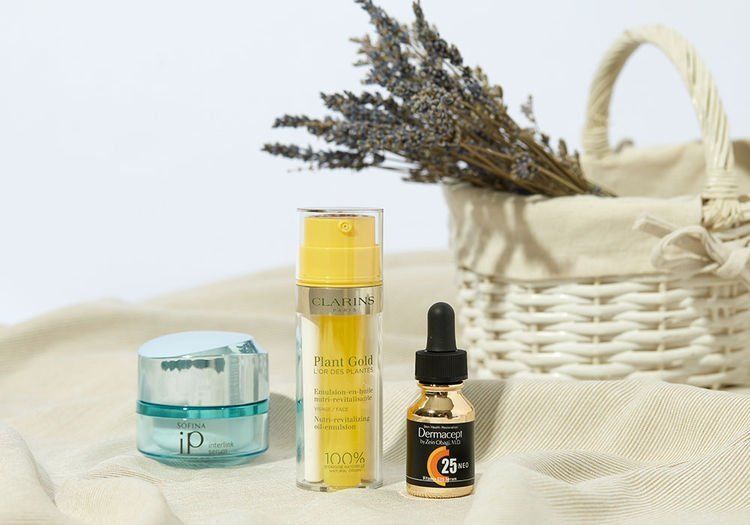 搽維他命C後可曬太陽嗎？編輯實試Dermacept維C精華、Sofina面霜及Clarins乳液成清爽組合