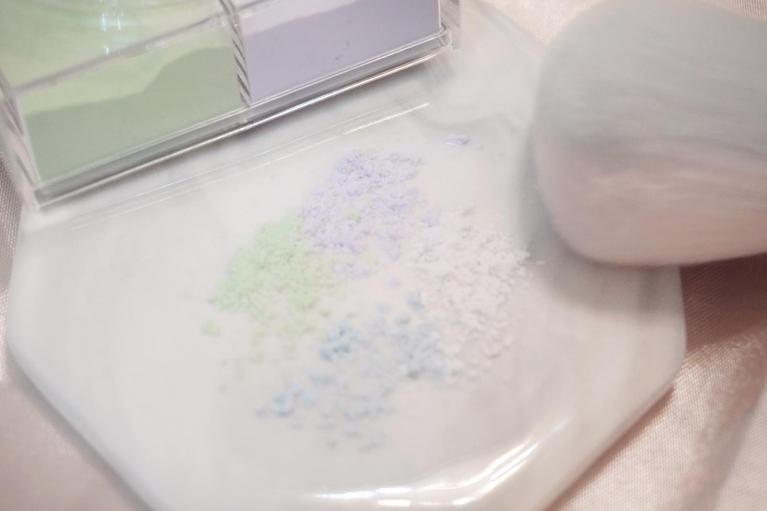 編輯實證Top 3「零粉感」透明定妝碎粉｜除油光、防浮粉、防溶妝、增強祼妝感