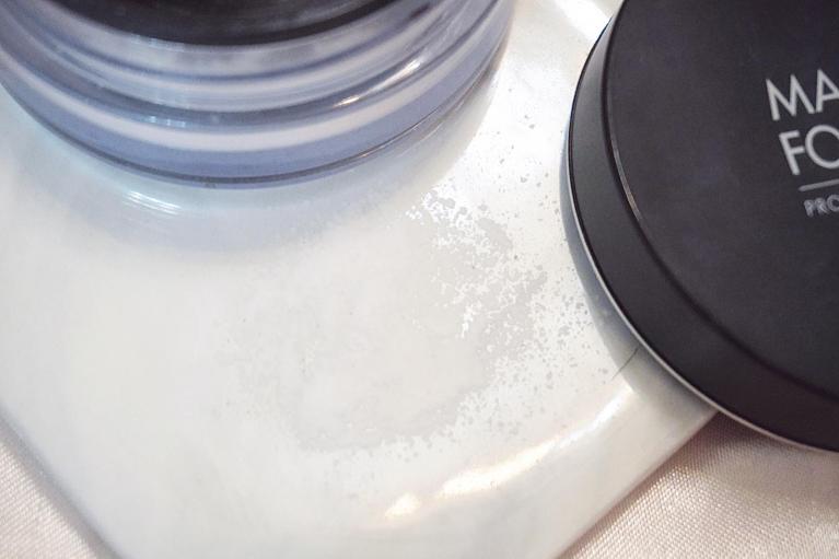 編輯實證Top 3「零粉感」透明定妝碎粉｜除油光、防浮粉、防溶妝、增強祼妝感