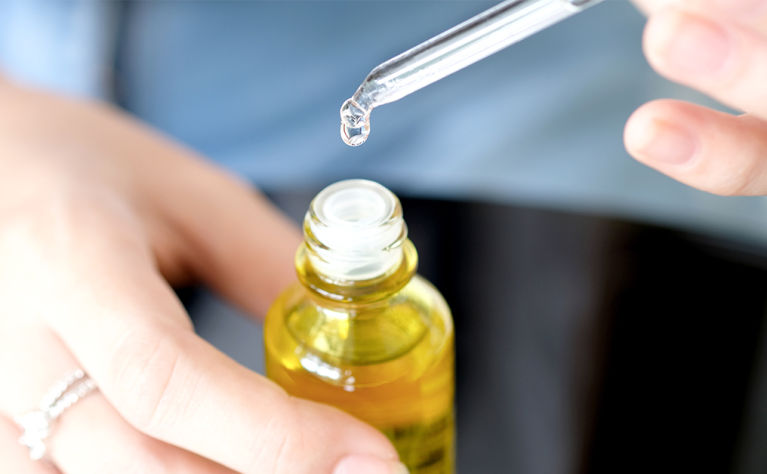 維他命A醇的主要功效：修復肌膚、對抗衰老、撫平皺紋及細紋、收細毛孔