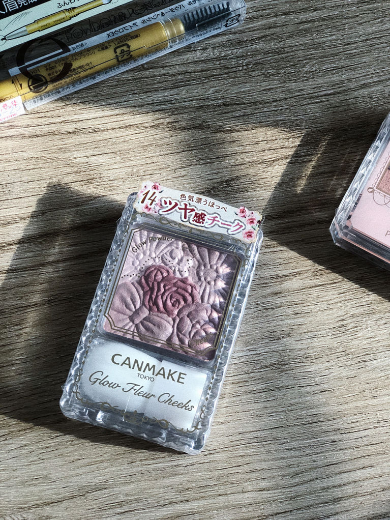 少女感胭脂：Canmake 花漾瑰麗胭脂 $96