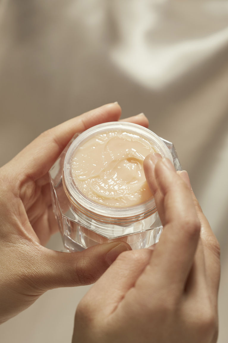 Magic Night Cream的科研配⽅蘊含8大美肌⾼效成分