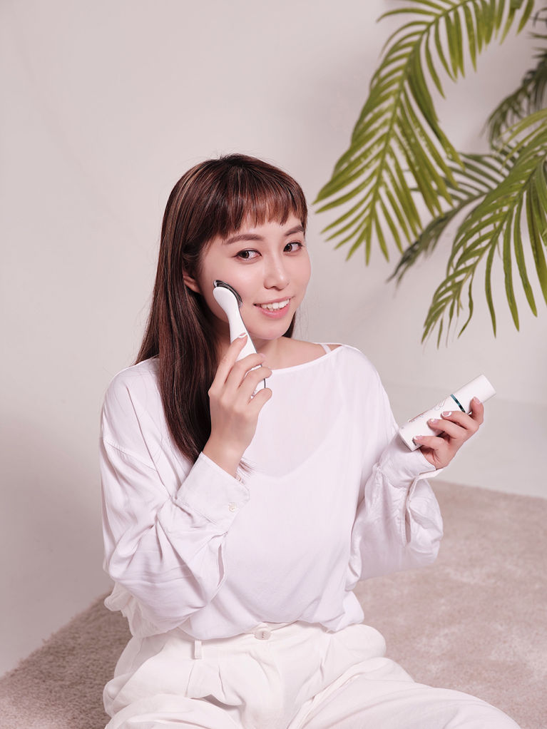 2 分鐘美肌緊緻｜Nu Skin ageLOC BoostTM 居家美容儀好評如潮：提升肌膚光澤感 + 彈力